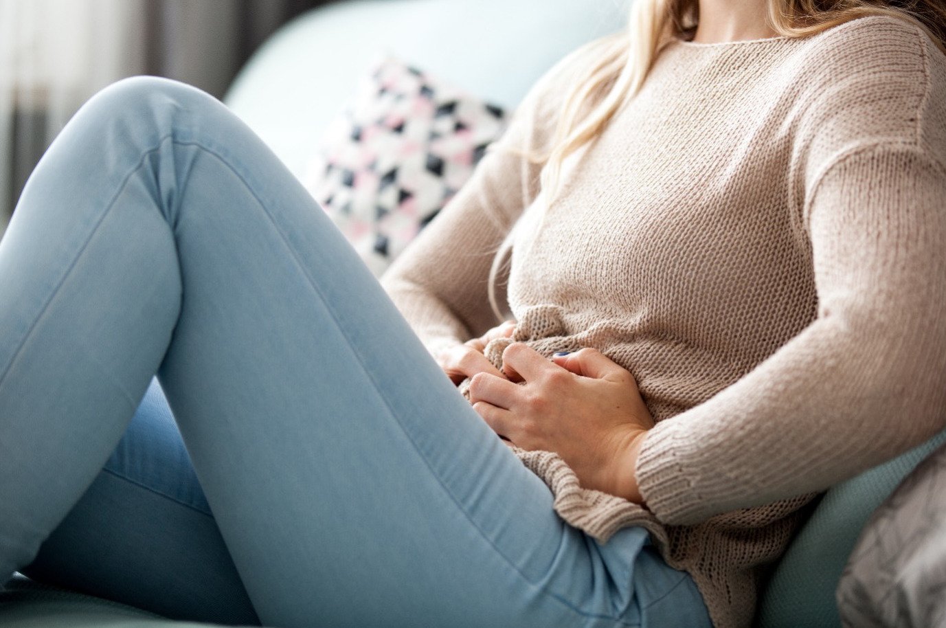 Regelmäßig Regelschmerz – Periodenbeschwerden lindern